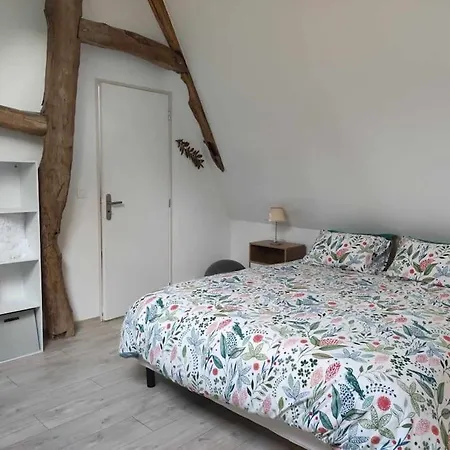 Holiday home Aux Oiseaux Qui Chantent ! *