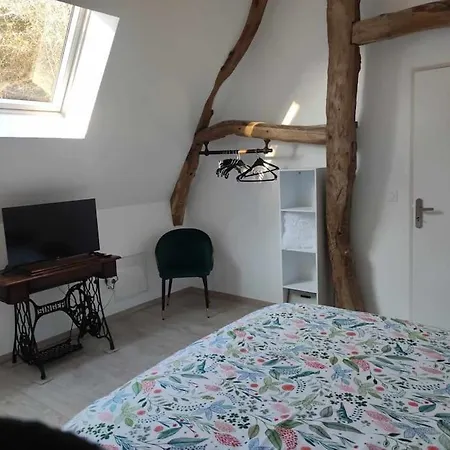 Holiday home Aux Oiseaux Qui Chantent !
