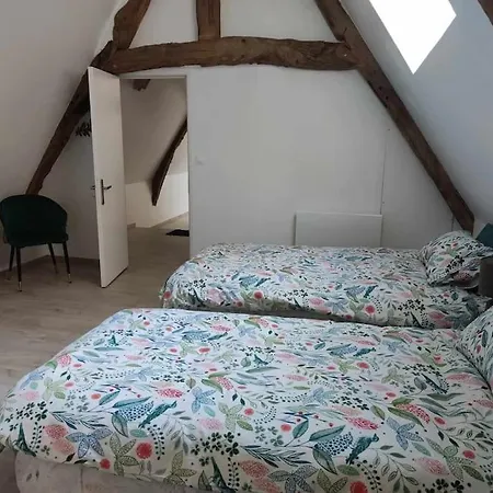 Holiday home Aux Oiseaux Qui Chantent ! Offranville
